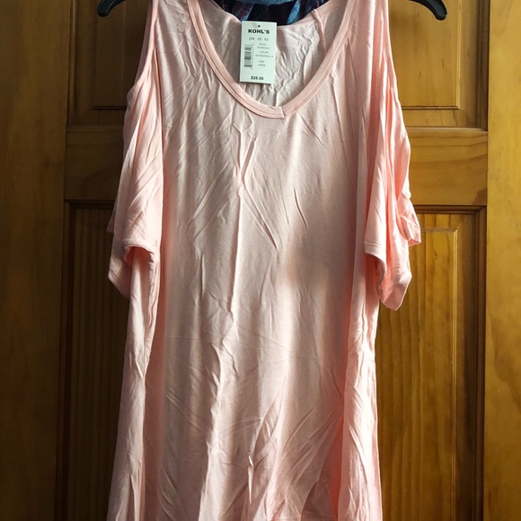 Dresses and shirts - Picture 2 of 8